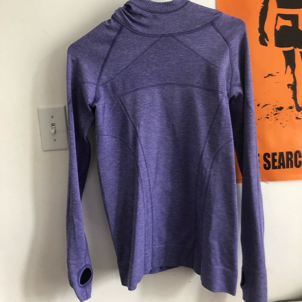 Ivivva Long sleeve shirt with hood